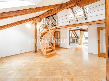 Pronájem bytu, 4+kk, 221 m²