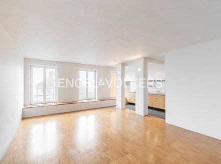 Pronájem domu/vily, 350 m²