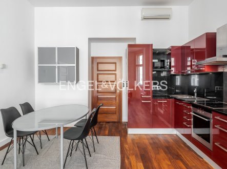 Pronájem bytu, 2+kk, 70 m²