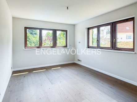 Pronájem domu/vily, 184 m²