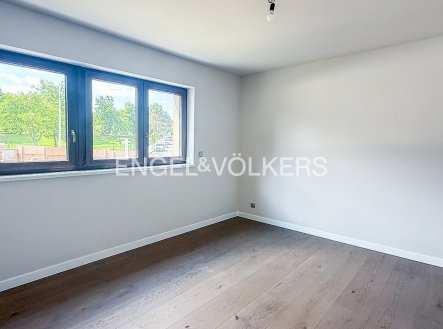 Pronájem domu/vily, 184 m²