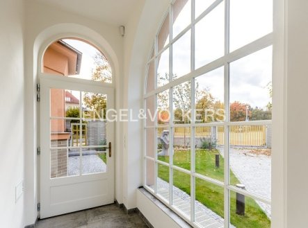 Pronájem domu/vily, 250 m²