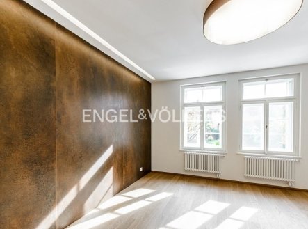 Pronájem domu/vily, 250 m²