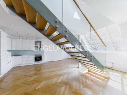 Pronájem bytu, 4+kk, 168 m² obrázek