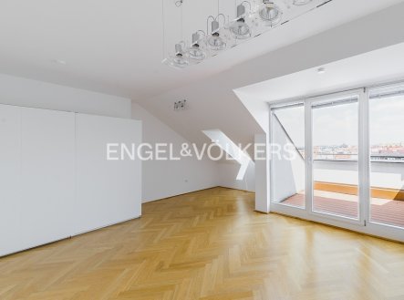 Pronájem bytu, 4+kk, 168 m²