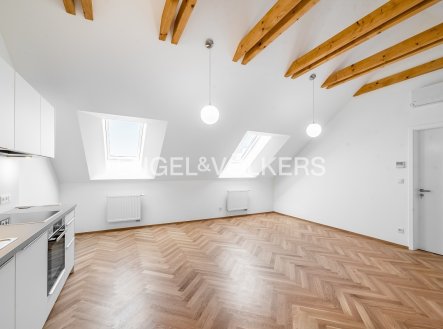 Pronájem bytu, 3+kk, 79 m²