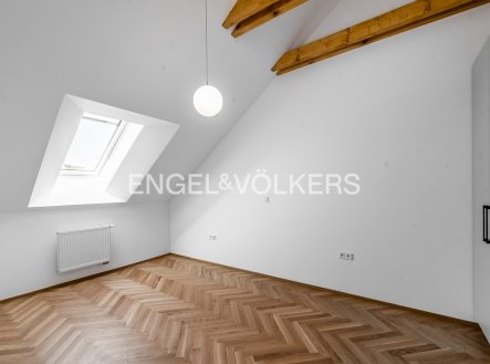 Pronájem bytu, 3+kk, 79 m²