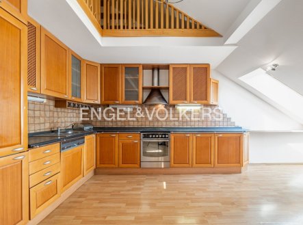 Pronájem bytu, 4+kk, 173 m²
