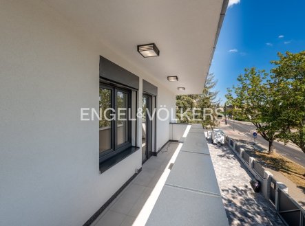 Pronájem kanceláře, 200 m²