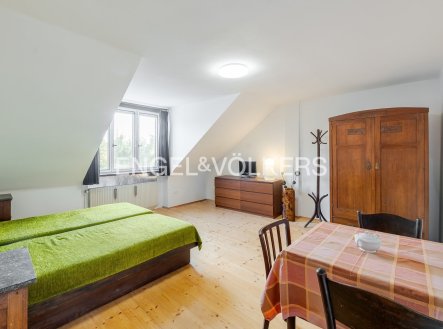 Pronájem domu/vily, 196 m²