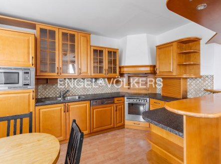 Pronájem bytu, 5+kk, 135 m²