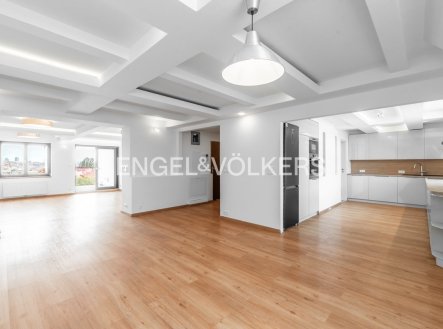 Pronájem bytu, 3+kk, 144 m²