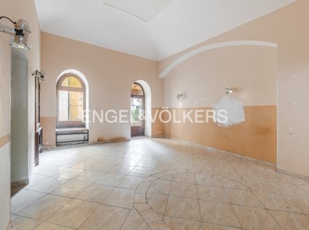 Pronájem obchodní prostory, 61 m²