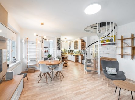 Pronájem bytu, 3+kk, 93 m²