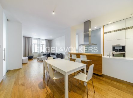 Pronájem bytu, 3+kk, 109 m²