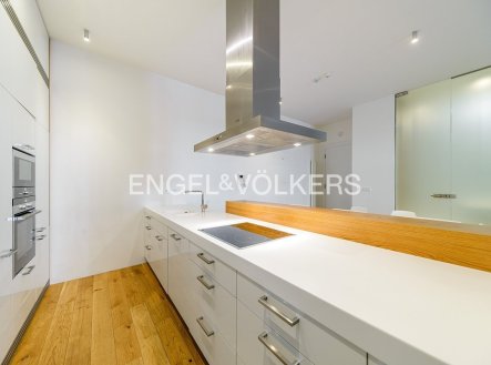 Pronájem bytu, 3+kk, 109 m²