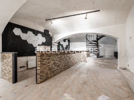 Pronájem obchodní prostory, 170 m²