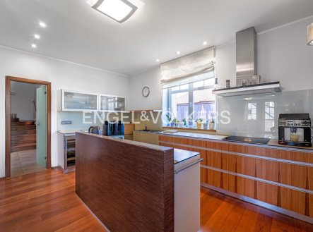 Pronájem bytu, 5+kk, 192 m²