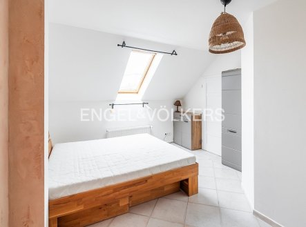 Pronájem bytu, 3+kk, 90 m²