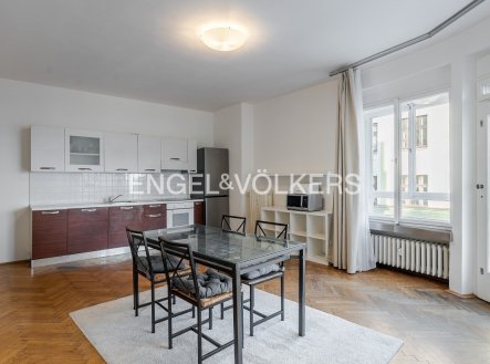 Pronájem bytu, 3+1, 135 m²