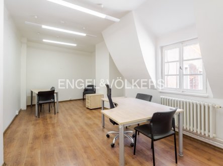 Pronájem kanceláře, 75 m²