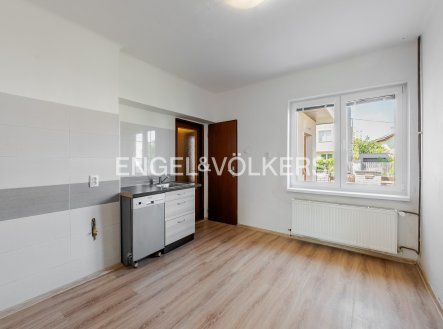 Pronájem kanceláře, 60 m²