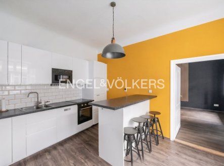Pronájem bytu, 5+1, 180 m²
