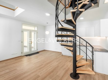 Pronájem bytu, 4+kk, 89 m²