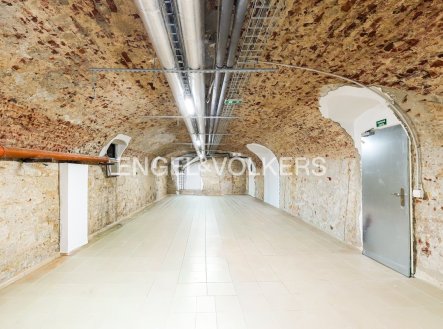 Pronájem komerčního objektu, sklad, 77 m²