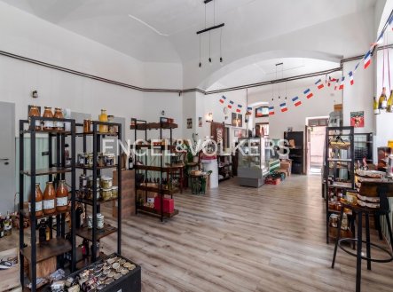Pronájem obchodní prostory, 151 m²