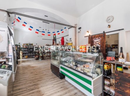 Pronájem obchodní prostory, 151 m²