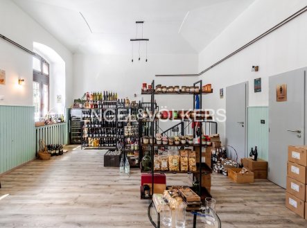 Pronájem obchodní prostory, 151 m²