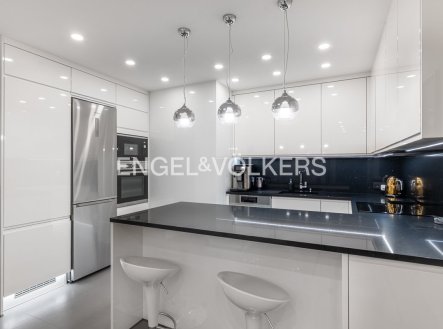 Pronájem bytu, 3+kk, 84 m²