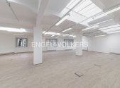 Pronájem kanceláře, 333 m²
