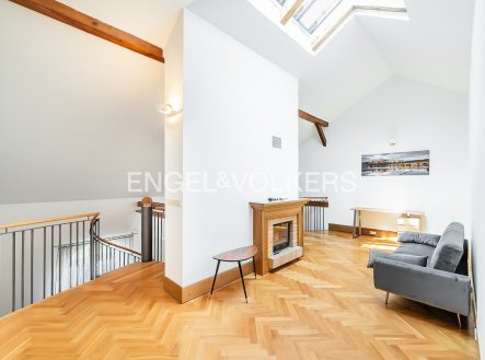 Pronájem bytu, 5+1, 195 m²