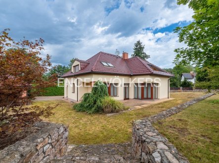 Pronájem domu/vily, 288 m²