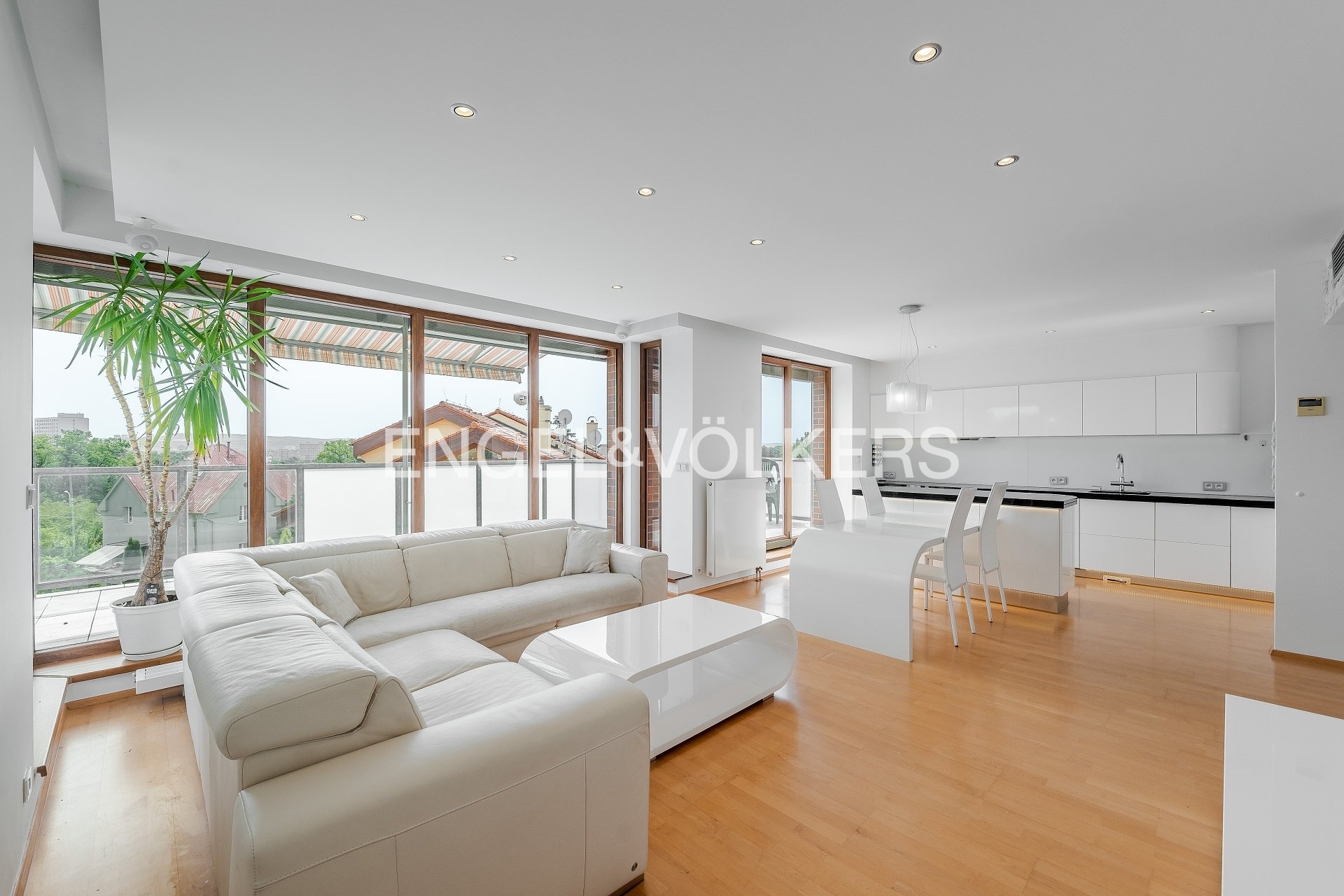 1 P1626284-HDR_web