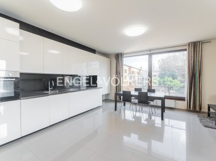 Pronájem bytu, 2+kk, 79 m²