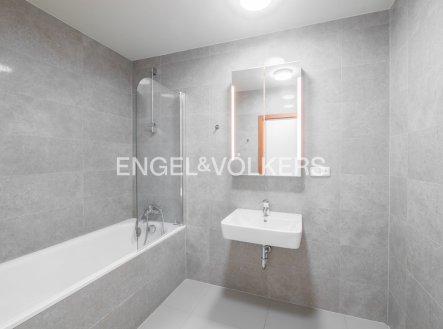 Pronájem bytu, 2+kk, 79 m²