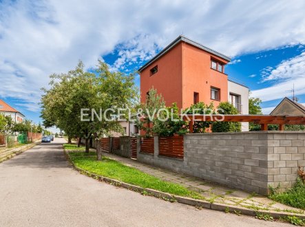 Pronájem bytu, 3+kk, 92 m²
