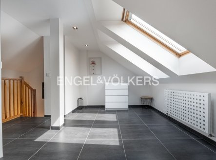 Pronájem bytu, 2+kk, 57 m²