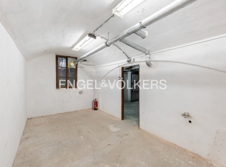 Pronájem komerčního objektu, sklad, 80 m²