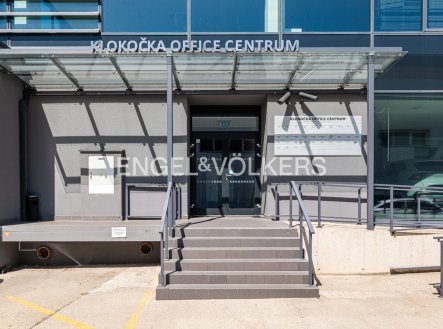 Pronájem kanceláře, 406 m²
