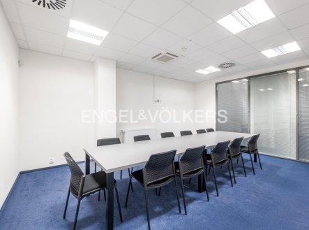 Pronájem kanceláře, 406 m²