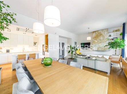 Pronájem bytu, 6+kk, 267 m²