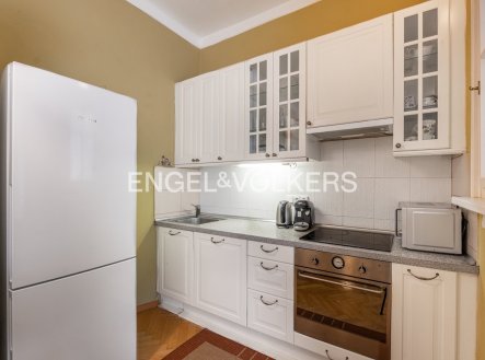 Pronájem bytu, 4+kk, 150 m²