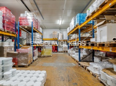 Pronájem komerčního objektu, sklad, 1 050 m²
