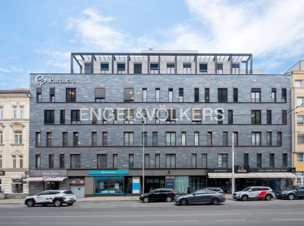 Pronájem kanceláře, 417 m²