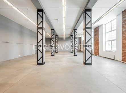 Pronájem kanceláře, 468 m²