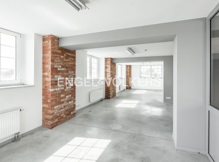 Pronájem komerčního objektu, sklad, 468 m²